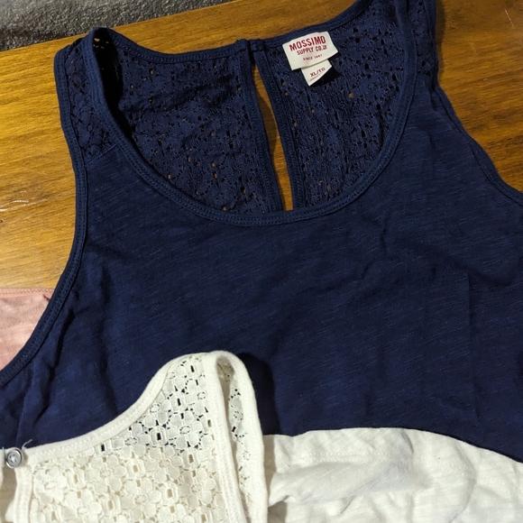 Set of 3 XL Mossimo Supply Tanks - Picture 4 of 4